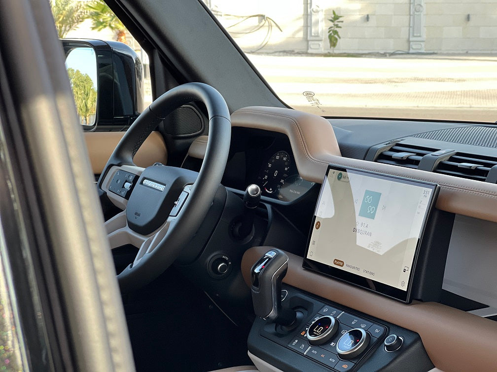 Land Rover Defender 2025